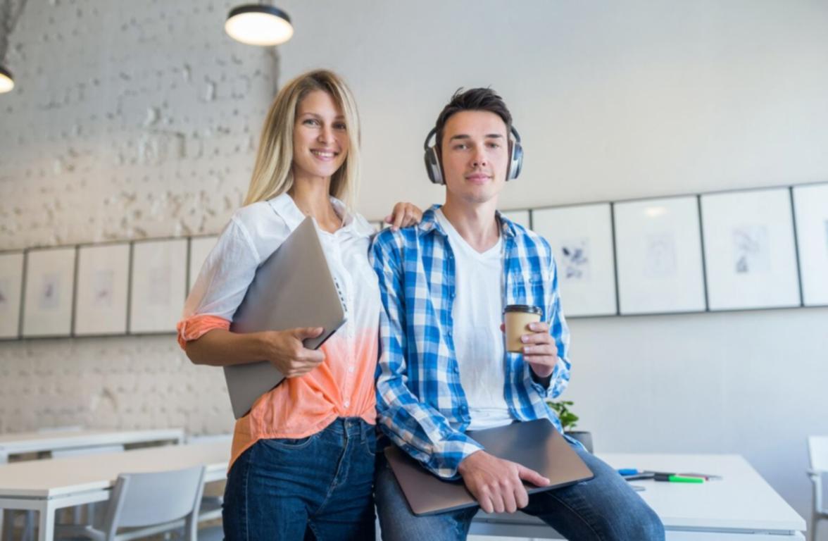 Teilnehmer bei einer Seminareinheit zur Selbstentwicklung